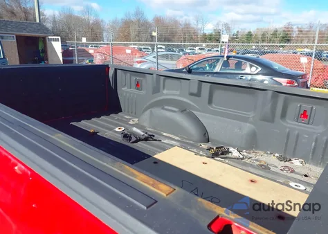 2019 Ford F-150 Xl z USA, uszkodzony, nr VIN 1FTMF1CB0KKC41230